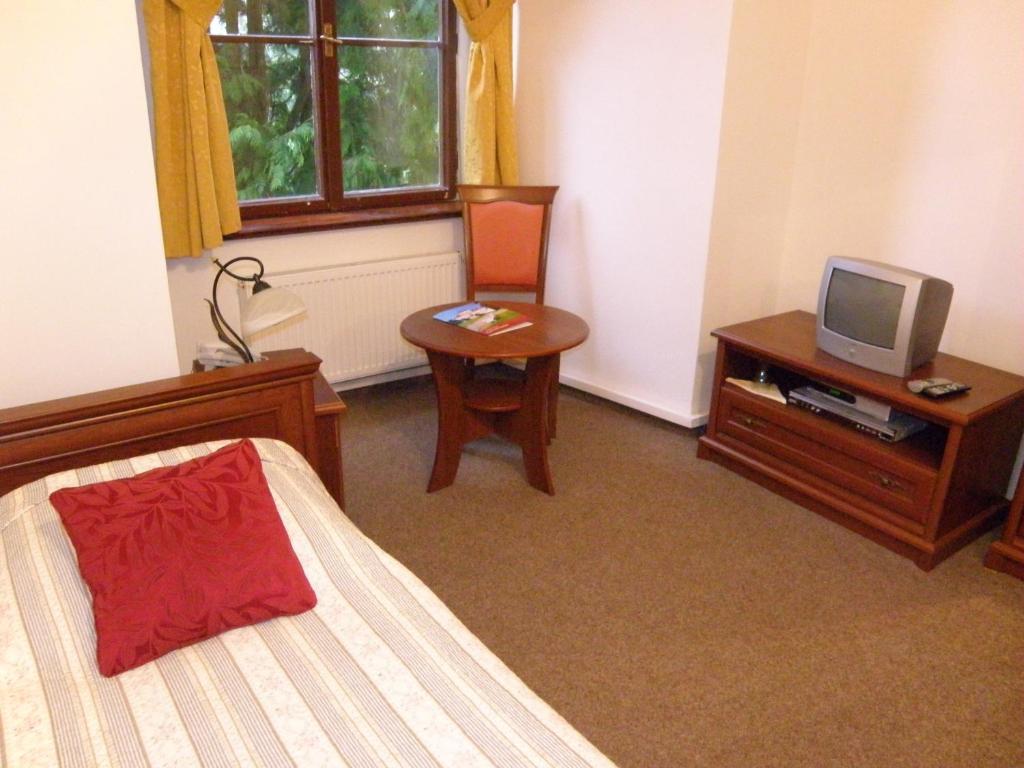Zamek Cerveny Hradek Hotel Jirkov Room photo
